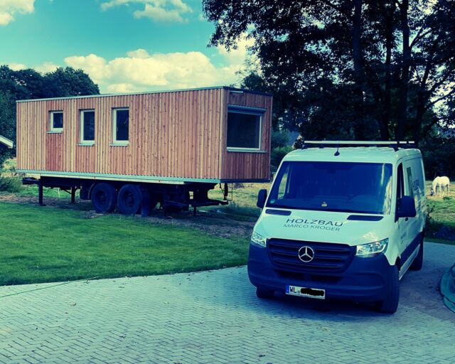 Dein Tiny House. Deine Wünsche. Unsere Leidenschaft.

Wir realisieren dein Tiny House so, wie du es dir vorstellst – individuell, detailverliebt und handgemacht. Keine Kompromisse, ehrliches Handwerk mit Liebe zum Detail.

- Planung nach Maß, ganz nach deinem Stil
- Hochwertige Hölzer & sorgfältige Verarbeitung
- Wir hören zu und verstehen, was dir wichtig ist

Du hast eine Idee? Wir setzen sie für dich um!